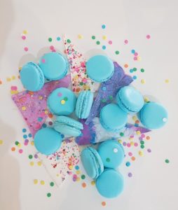 White chocolate macaron