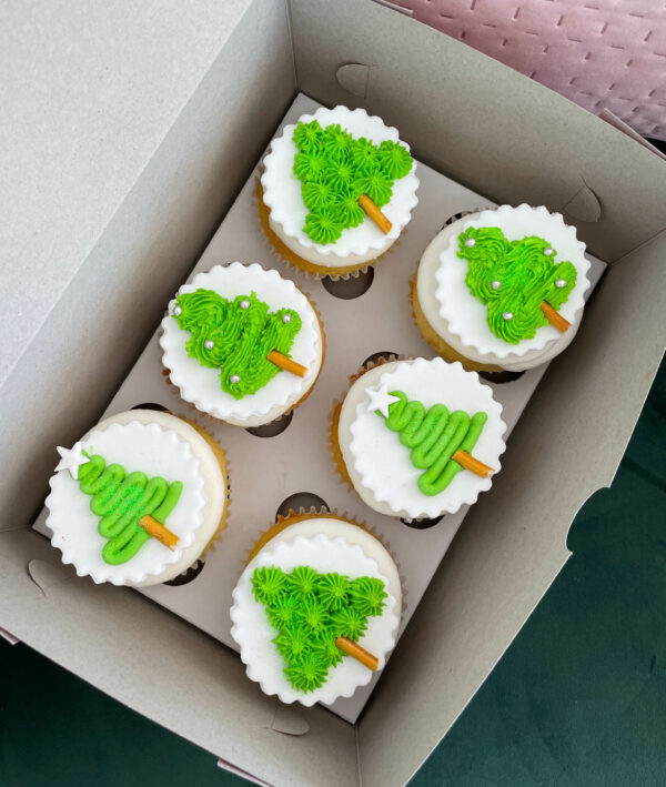 Box of 6 vanilla Christmas tree cupcakes