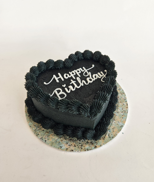 Vintage Heart Cake in Black